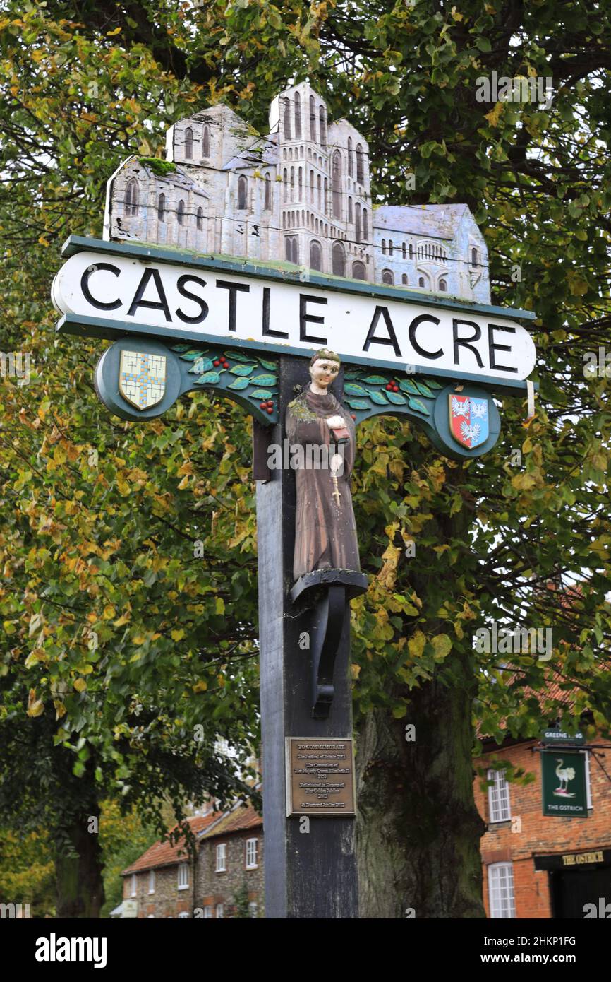 Dorfschild von Castle Acre, North Norfolk, England, Großbritannien Stockfoto