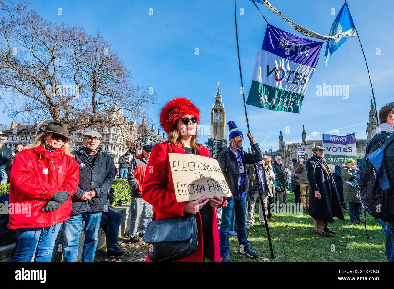 London, Großbritannien. 5th. Februar 2022. Machen Sie Stimmen wichtig - Ein Gesetz zur Beendigung der Wahlen Protest auf dem Parliament Square. Demonstranten glauben, dass, wenn das Gesetz verabschiedet würde ein "Desaster für die Demokratie" sein. Sie glauben nicht, dass der Wahlbetrug hoch genug ist, um die Verwendung einer Identifizierung bei der Abstimmung zu verdienen, was ihrer Meinung nach viele bereits marginalisierte Gruppen abschreckenlassen würde. Kredit: Guy Bell/Alamy Live Nachrichten Stockfoto