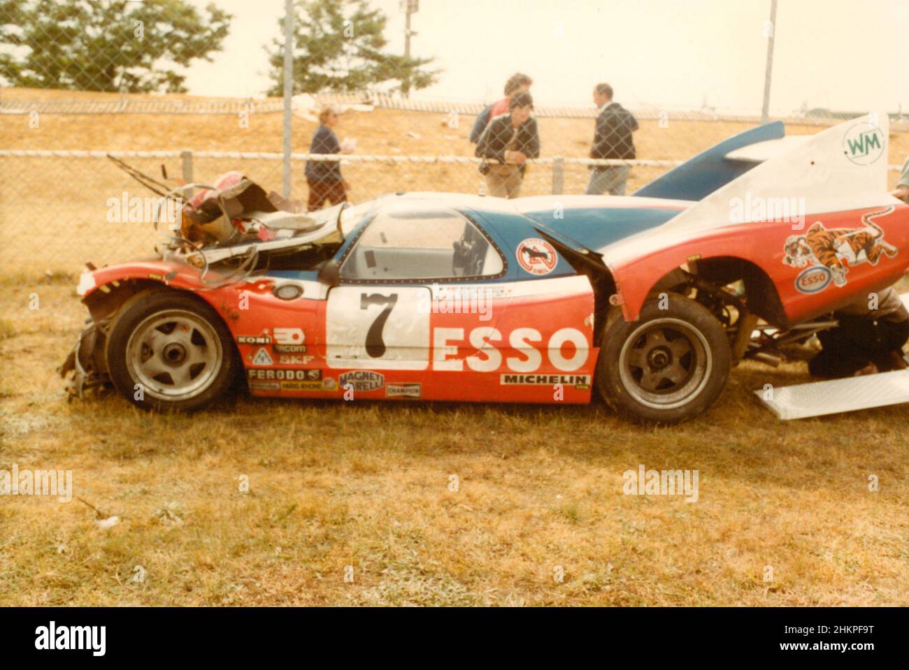 24 Stunden Le Mans ist ein Langstreckenrennen, das in der Nähe der Stadt Le Mans, Frankreich, stattfindet. 24-Stunden-Rennen von Le Mans, abgestürzt WM P79/80 / Peugeot Auto 1980. Team Esso Stockfoto