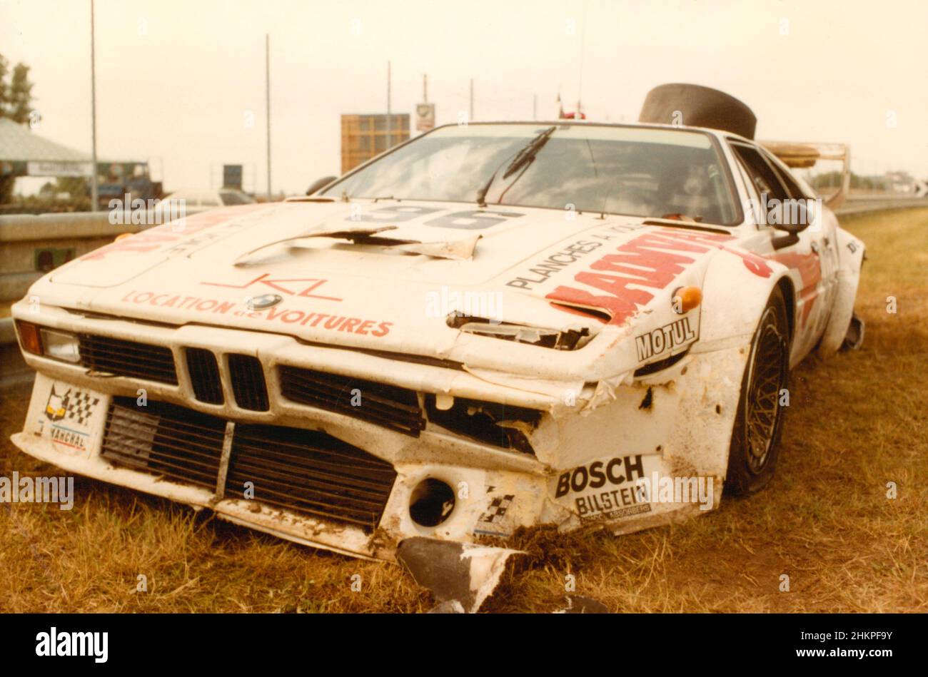 24 Stunden Le Mans ist ein Langstreckenrennen, das in der Nähe der Stadt Le Mans, Frankreich, stattfindet. Le Mans 24-Stunden-Motorrennen 1980, Auto gezeigt BMW M1 Team Garage du Bac, gesponsert von Sainval / Garage Du Bac, gefahren von Frederic Alliot und Jacques Guerin Stockfoto