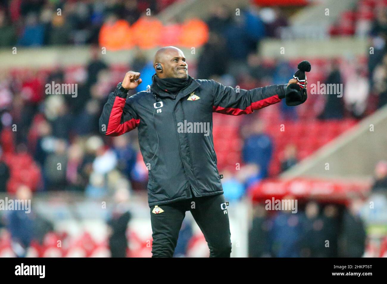 SUNDERLAND, GROSSBRITANNIEN. FEB 5th Frank Sinclair feiert am Samstag, den 5th. Februar 2022, während des Sky Bet League 1-Spiels zwischen Sunderland und Doncaster Rovers im Stadion of Light, Sunderland, zu Vollzeit. (Kredit: Michael Driver | MI Nachrichten) Kredit: MI Nachrichten & Sport /Alamy Live Nachrichten Stockfoto