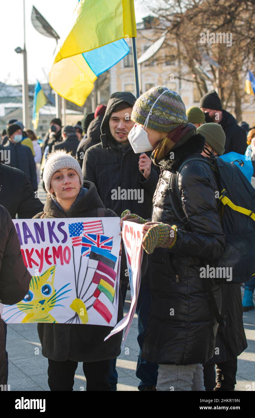 Manifestation der Einheit der Ukraine, angesichts der Truppenkonzentration für die militärische Aggression Russlands. Charkiw, Ukraine Stockfoto