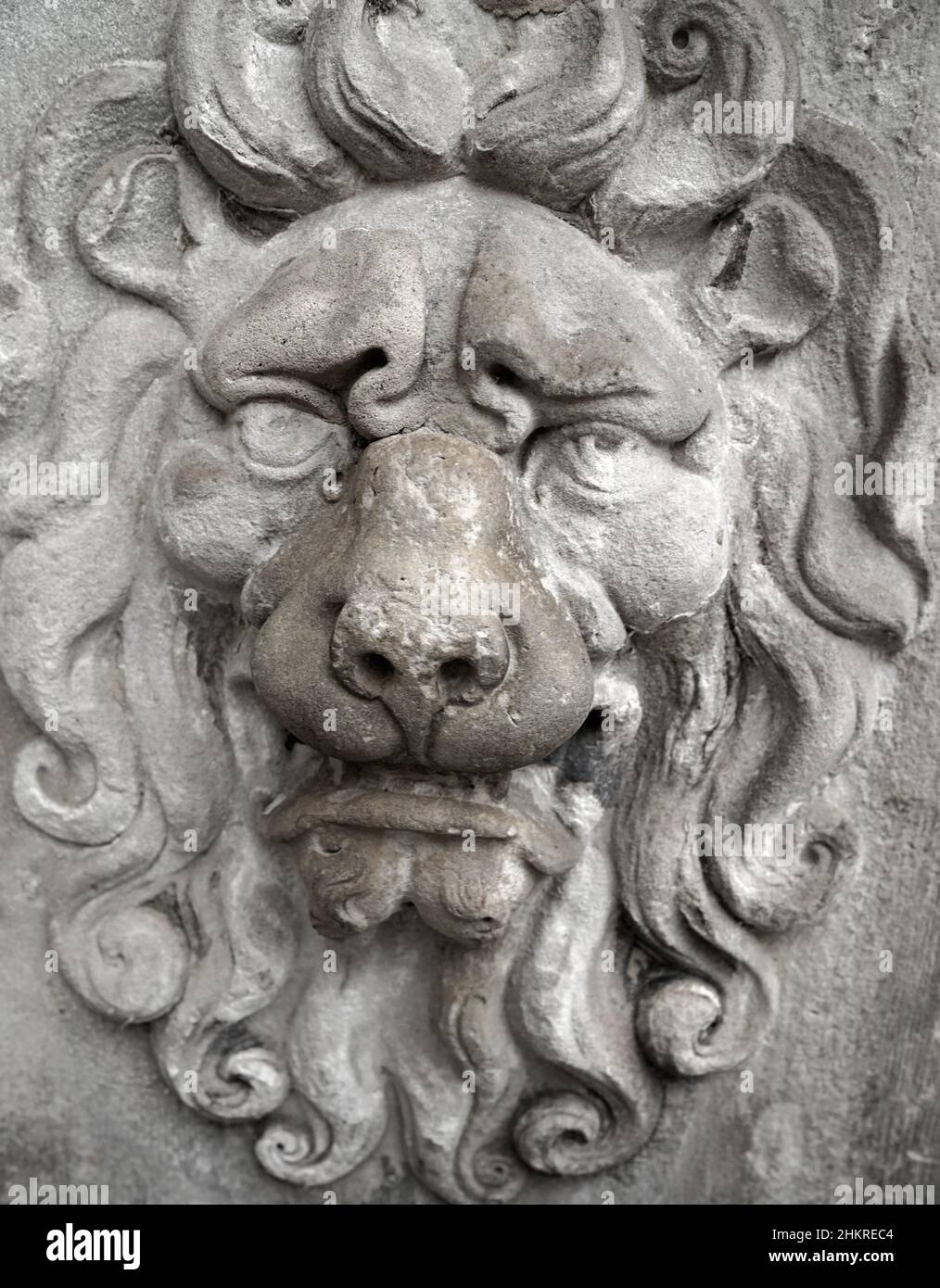Löwenkopf als Ornament auf einem 16th. Jahrhundert alten Gebäude in Bremen Stockfoto