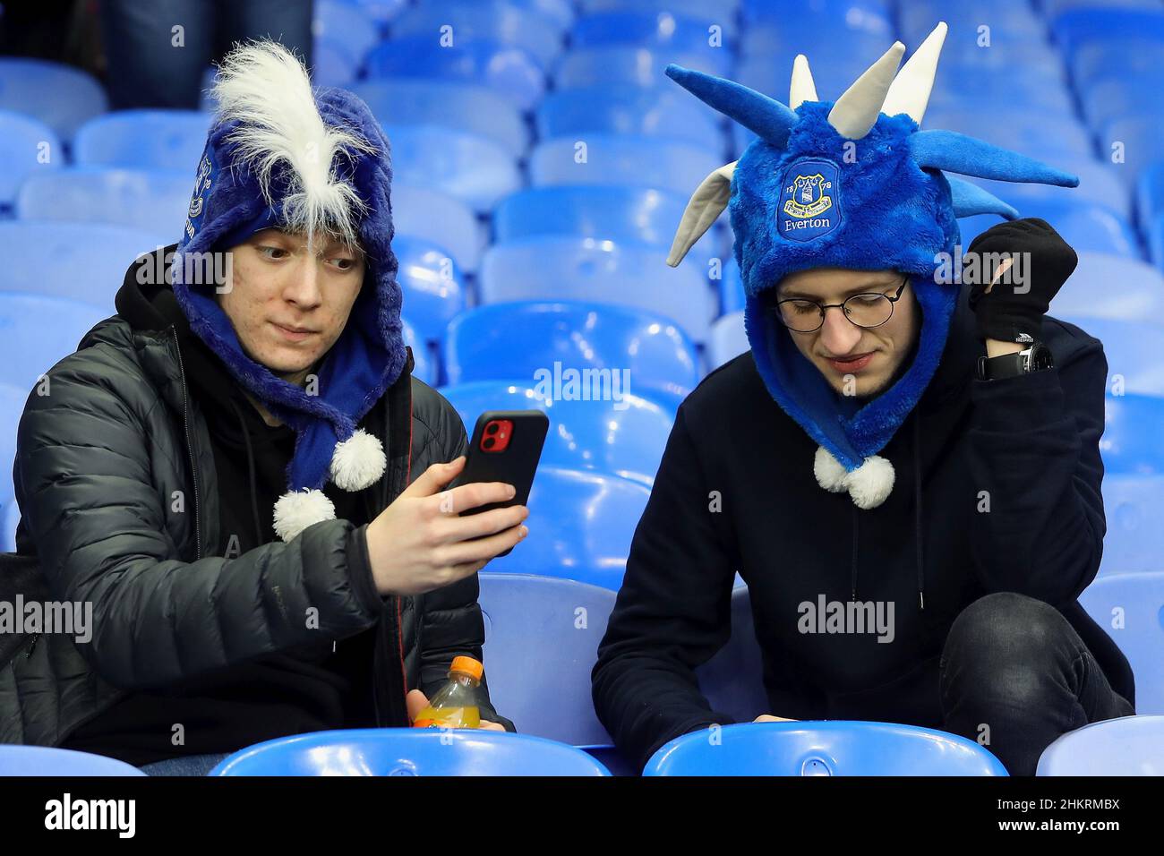 Liverpool, Großbritannien. 05th. Februar 2022. Everton-Fans beim Premier League-Spiel zwischen Everton und Brentford im Goodison Park am 5th 2022. Februar in Liverpool, England. (Foto von Tony Taylor/phcimages.com) Quelle: PHC Images/Alamy Live News Stockfoto