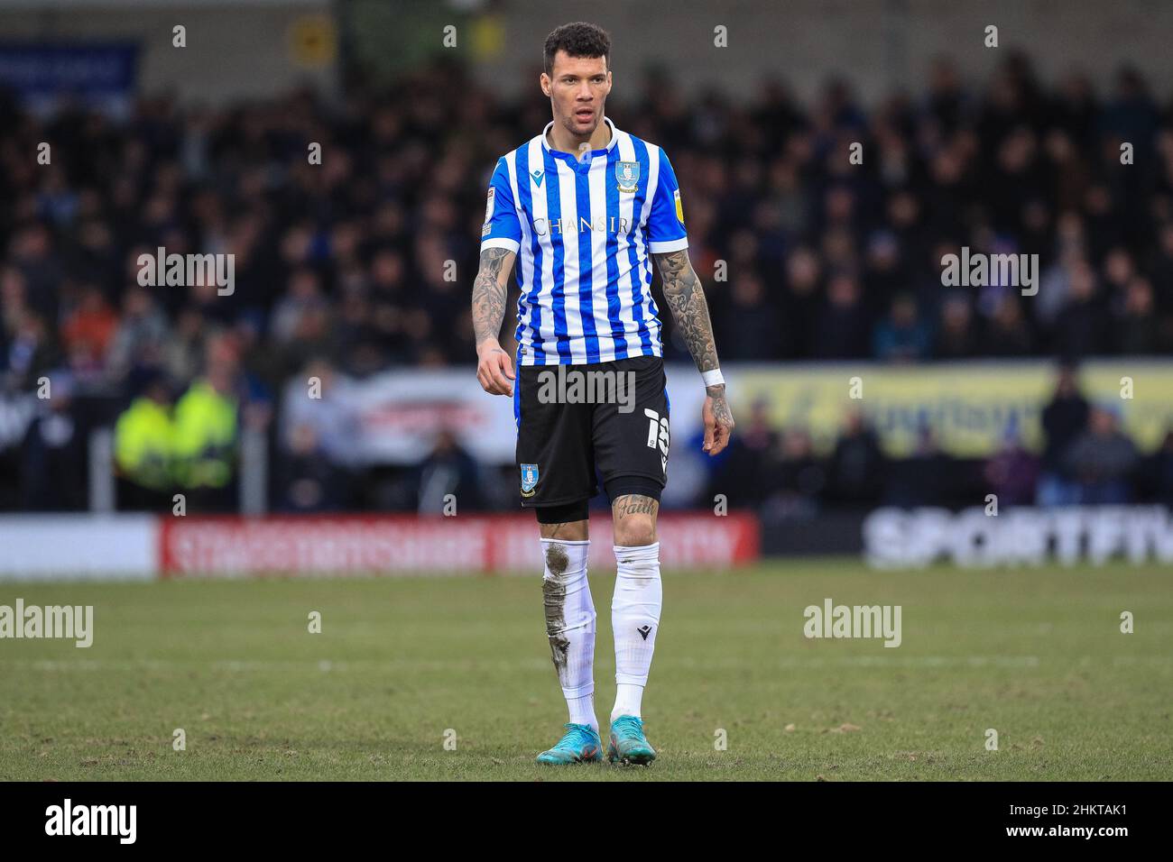 Burton Upon Trent, Großbritannien. 05th. Februar 2022. Marvin Johnson #18 von Sheffield Mittwoch während des Spiels in Burton Upon Trent, Vereinigtes Königreich am 2/5/2022. (Foto von James Heaton/News Images/Sipa USA) Quelle: SIPA USA/Alamy Live News Stockfoto