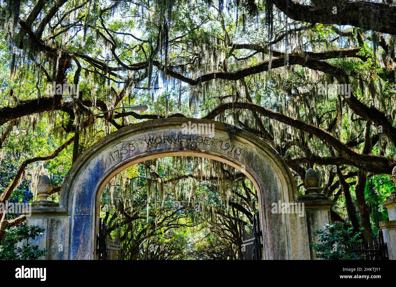 SAVANNAH, GEORGIA - 25. Oktober 2021: Savannah ist die älteste Stadt Georgiens. Von der historischen Architektur und den Kirchen bis zu den Parks und Denkmälern, Stockfoto