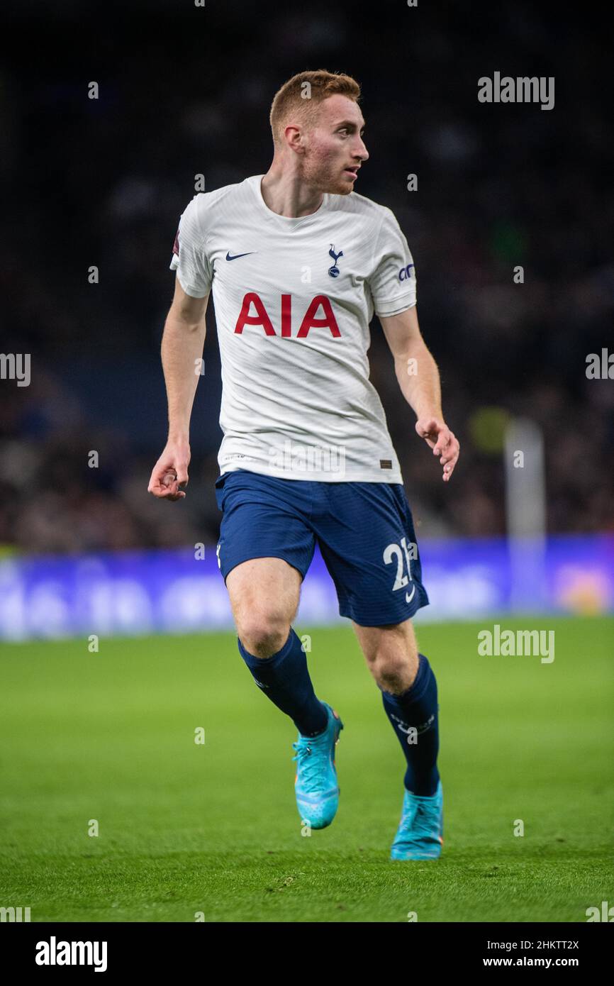 LONDON, ENGLAND - 05. FEBRUAR: Dejan Kulusevski von Tottenham Hotspur während des Emirates FA Cup Fourth Round Matches zwischen Tottenham Hotspur und Brighton & Hove Albion im Tottenham Hotspur Stadium am 5. Februar 2022 in London, England. (Foto von Sebastian Frej) Stockfoto