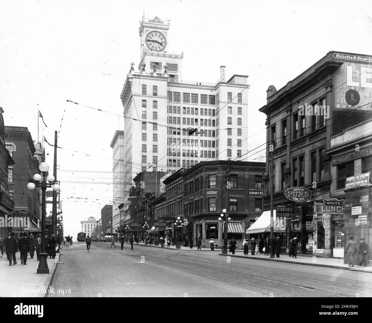 Vintage-Schwarz-Weiß-Fotografie von der Granville Street im Zentrum von Vancouver, British Columbia, Kanada aus dem Jahr 1913 Stockfoto