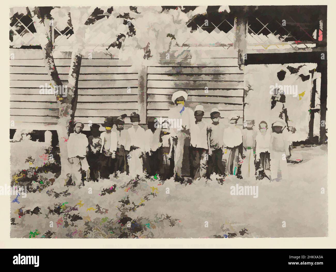 Kunst inspiriert von Gruppenportrait von Lehrern und Schülern einer Koranischen Schule in Aceh, Sumatra, Lehrer und Schülern einer Kuru-an Schule, Dr. C. Snouck Hurgronje. Platten, die zum Atjèhers gehören. Herausgegeben im Auftrag der Regierung, Batavia, Leiden 1895 (Serientitel), Christiaan Benjamin, Klassisches Werk, das von Artotop mit einem Schuss Moderne modernisiert wurde. Formen, Farbe und Wert, auffällige visuelle Wirkung auf Kunst. Emotionen durch Freiheit von Kunstwerken auf zeitgemäße Weise. Eine zeitlose Botschaft, die eine wild kreative neue Richtung verfolgt. Künstler, die sich dem digitalen Medium zuwenden und die Artotop NFT erschaffen Stockfoto