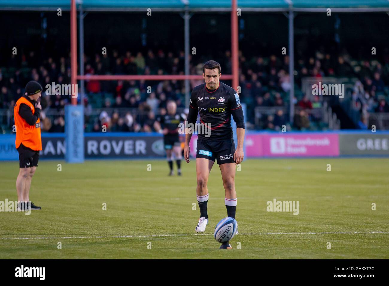 Barnett, Großbritannien. 05th. Februar 2022. Gallagher Premiership Rugby. Saracens V Bath Rugby. StoneX Stadium. Barnett. Alex Lozowski aus Saracens bereitet sich auf den Conversion während des Rugby-Spiels der Gallagher Premiership zwischen Saracens und Bath Rugby vor. Kredit: Sport In Bildern/Alamy Live Nachrichten Stockfoto