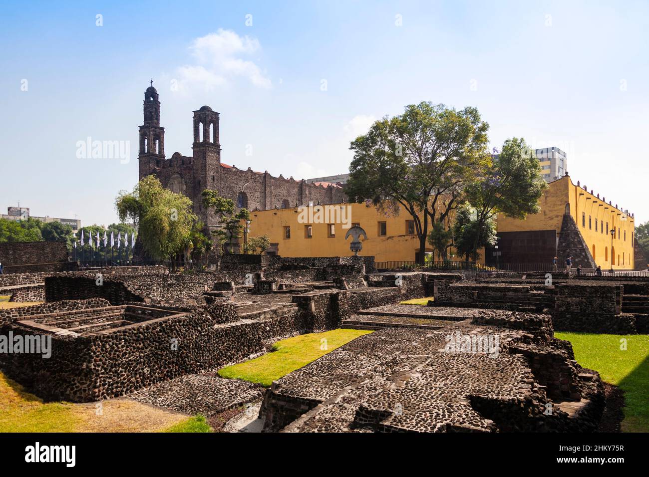 Platz der drei Kulturen. Plaza de las Tres Culturas, antike aztekische Stadt Tlatelolco, Mexiko-Stadt. Nordamerika Stockfoto