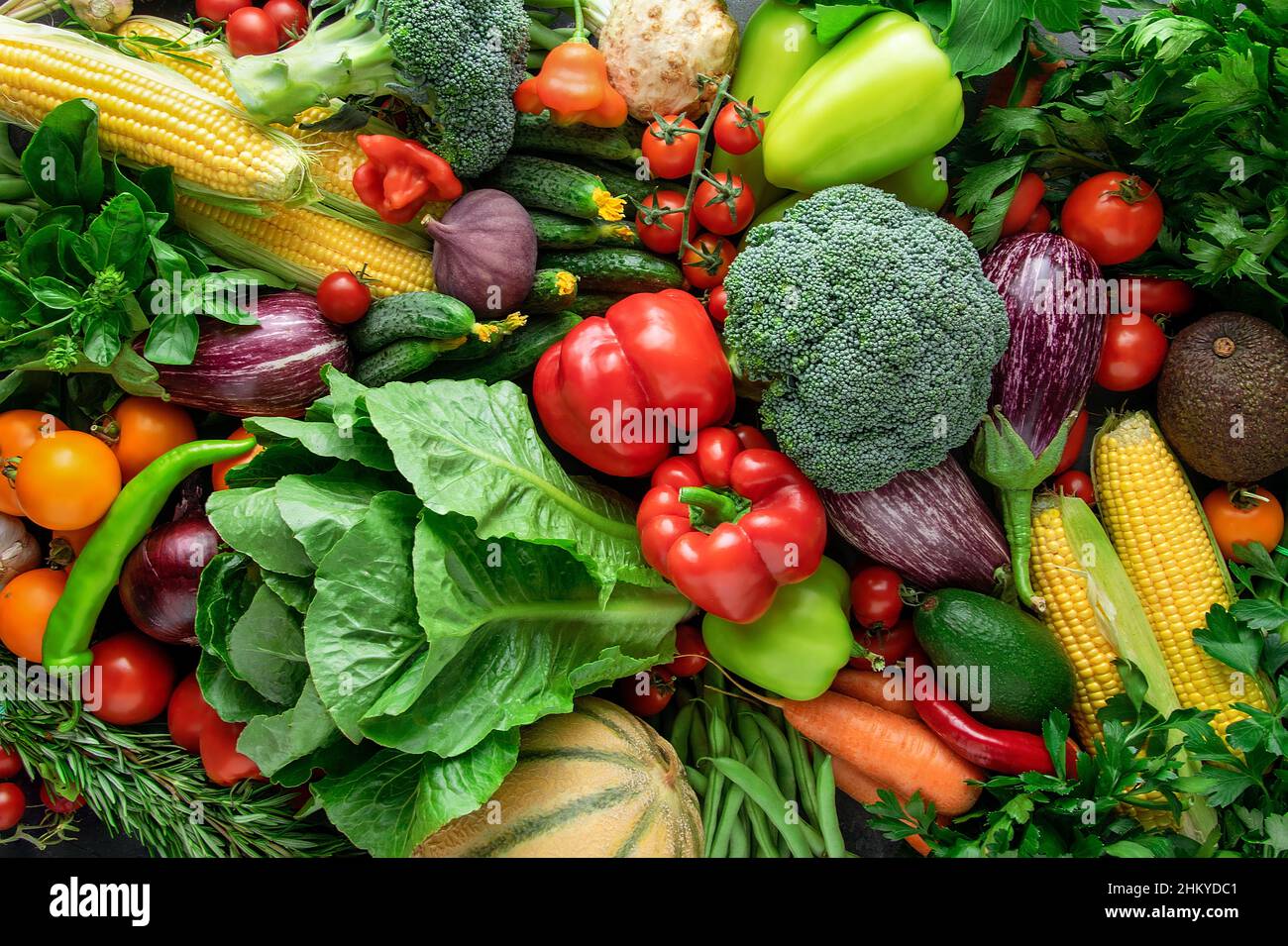 Frisches Bio-Gemüse. Hintergrund aus Gemüse. Draufsicht. Stockfoto