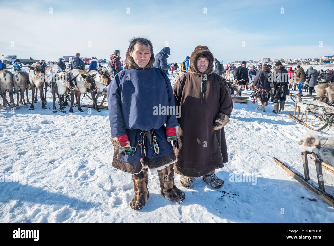 Zwei Nenet-Männer beim Rentier-Hirtenfest in Salekhard, Yamalo-Nenets Autonomus Okrug, Russland. Stockfoto