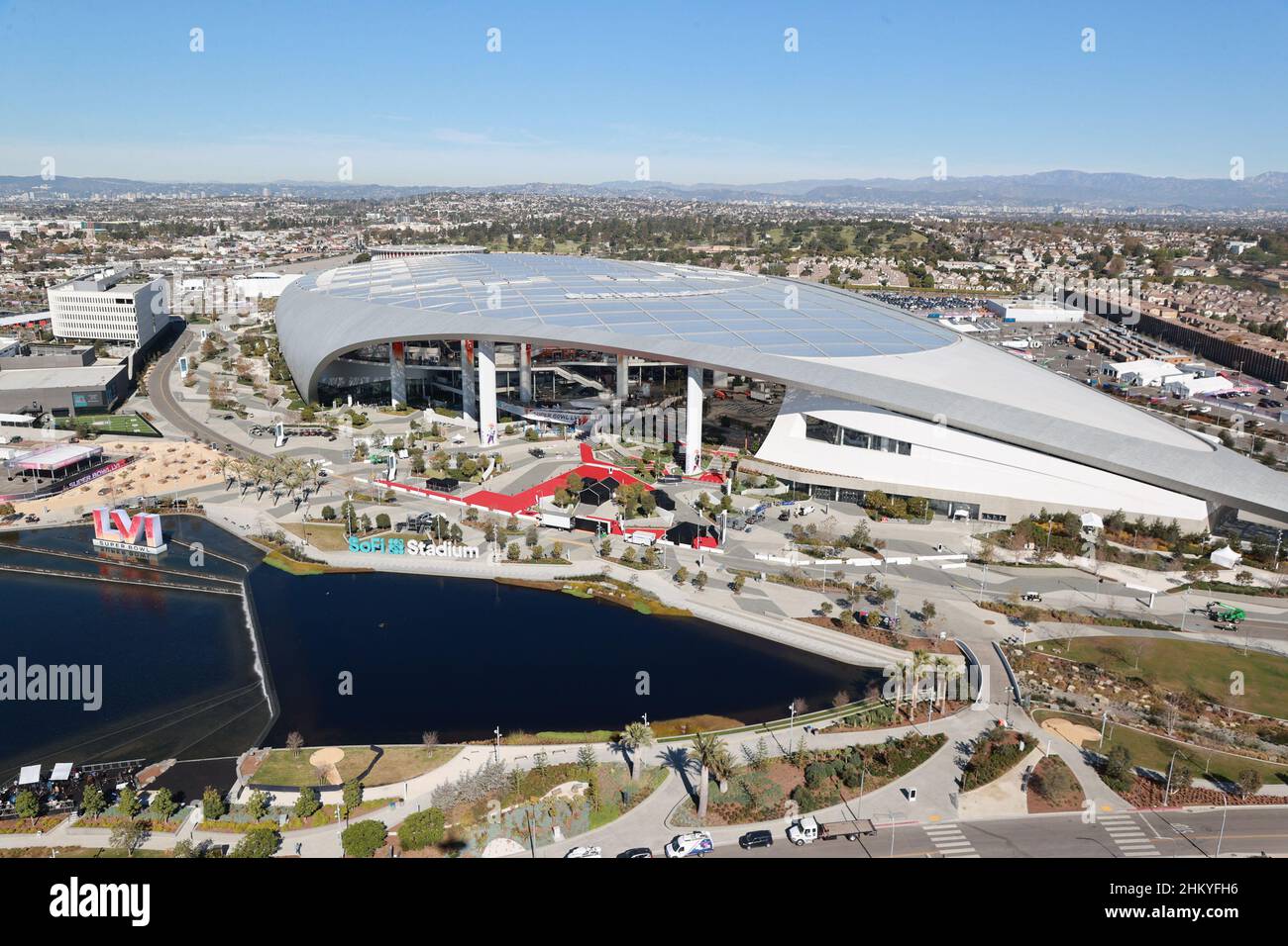 Inglewood, Ca. 5th. Februar 2022. Luftaufnahme des SoFi-Stadions, Heimat der NFL LA Rams und Heimat des Super Bowl LVI am 5. Februar 2022. Kredit: Mpi34/Media Punch/Alamy Live Nachrichten Stockfoto