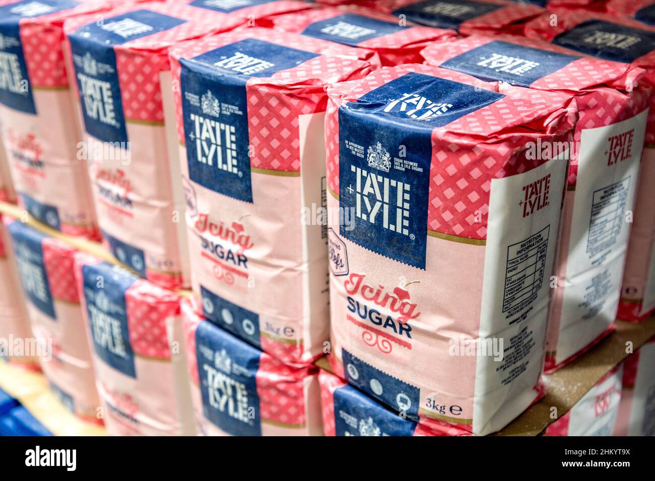 Päckchen Tate & Lyle Icing Sugar in einem Supermarkt Stockfoto