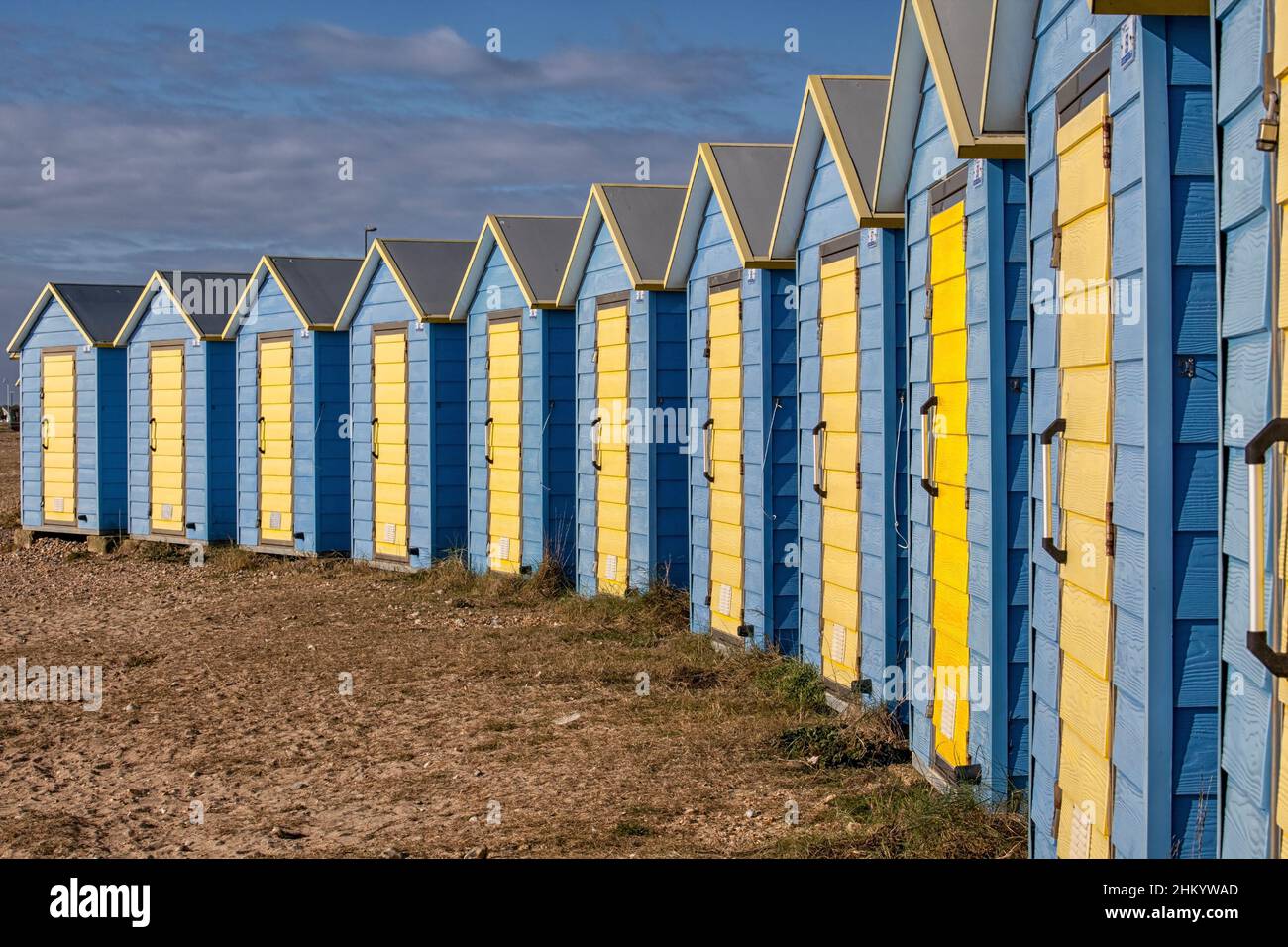 Strandhütten in Littlehampton Stockfoto