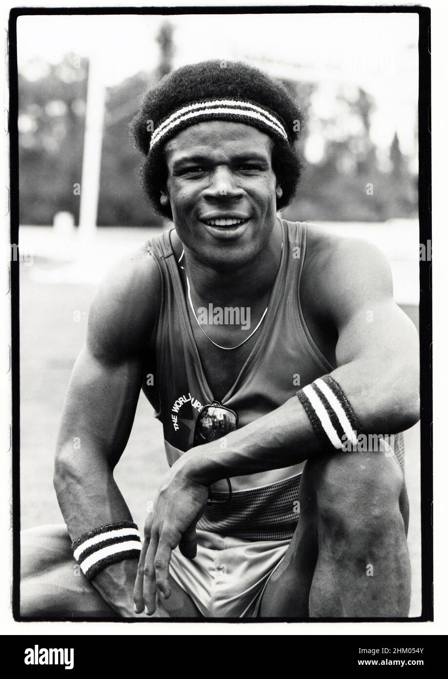 Porträt des Heisman-preisgekrönten Fußballspielers Charles White bei der Aufnahme der World Superstars-Fernsehshow 1980 in Lucaya, Bahamas. Er hat nicht gewonnen. Stockfoto