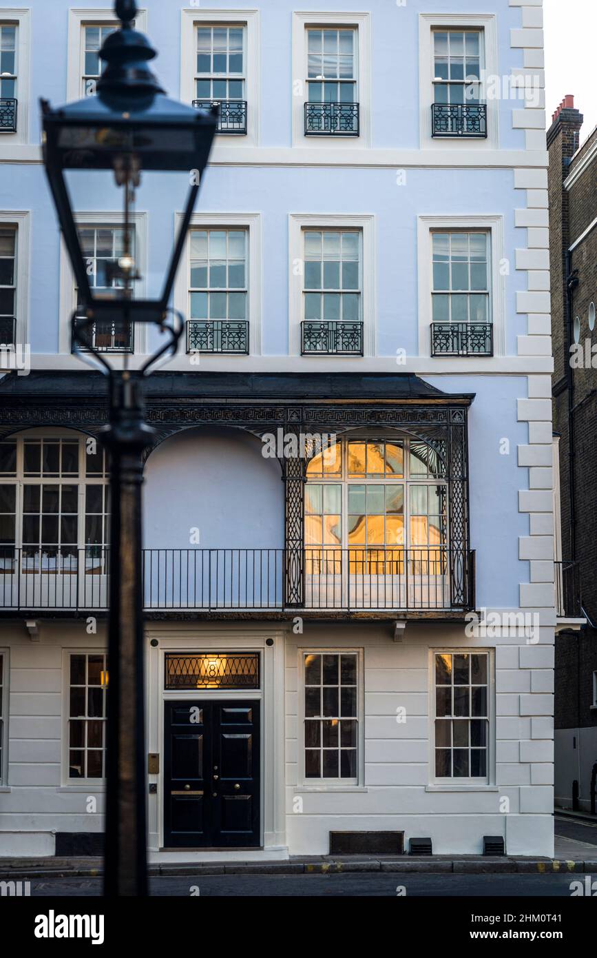 Schönes Gebäude, erbaut zwischen 17th und 19th Jahrhundert, in der vornehmen St. James's Gegend, City of Westminster, London, England, Großbritannien Stockfoto