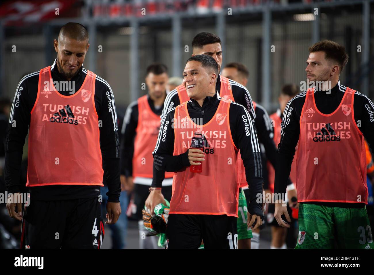 Buenos Aires, Argentinien. 05th. Februar 2022. Juan Fernando Quintero von River Plate beim Freundschaftsspiel zwischen River Plate und Velez Sarfield im Antonio Vespucio Liberti Monumental Stadium. Kredit: SOPA Images Limited/Alamy Live Nachrichten Stockfoto