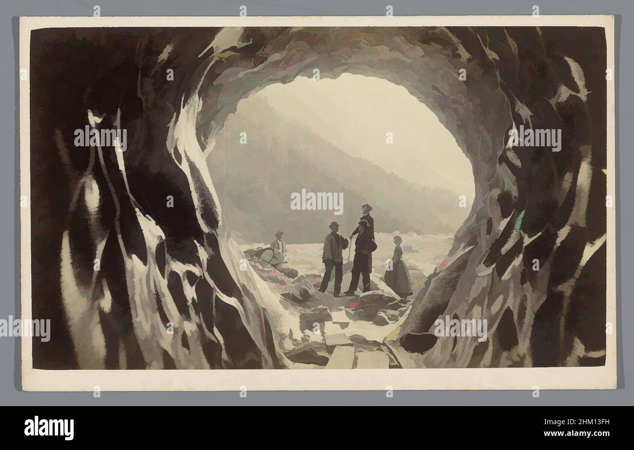 Kunst inspiriert von der Gletscherhöhle bei Chamonix, Frankreich, Grotte de Glace (Vallee de Chamonix), Auguste Garcin, Chamonix, 1855 - 1885, Papier, Karton, Albumendruck, Höhe 67 mm × Breite 105 mm, Classic Works modernisiert von Artotop mit einem Schuss Modernität. Formen, Farbe und Wert, auffällige visuelle Wirkung auf Kunst. Emotionen durch Freiheit von Kunstwerken auf zeitgemäße Weise. Eine zeitlose Botschaft, die eine wild kreative neue Richtung verfolgt. Künstler, die sich dem digitalen Medium zuwenden und die Artotop NFT erschaffen Stockfoto