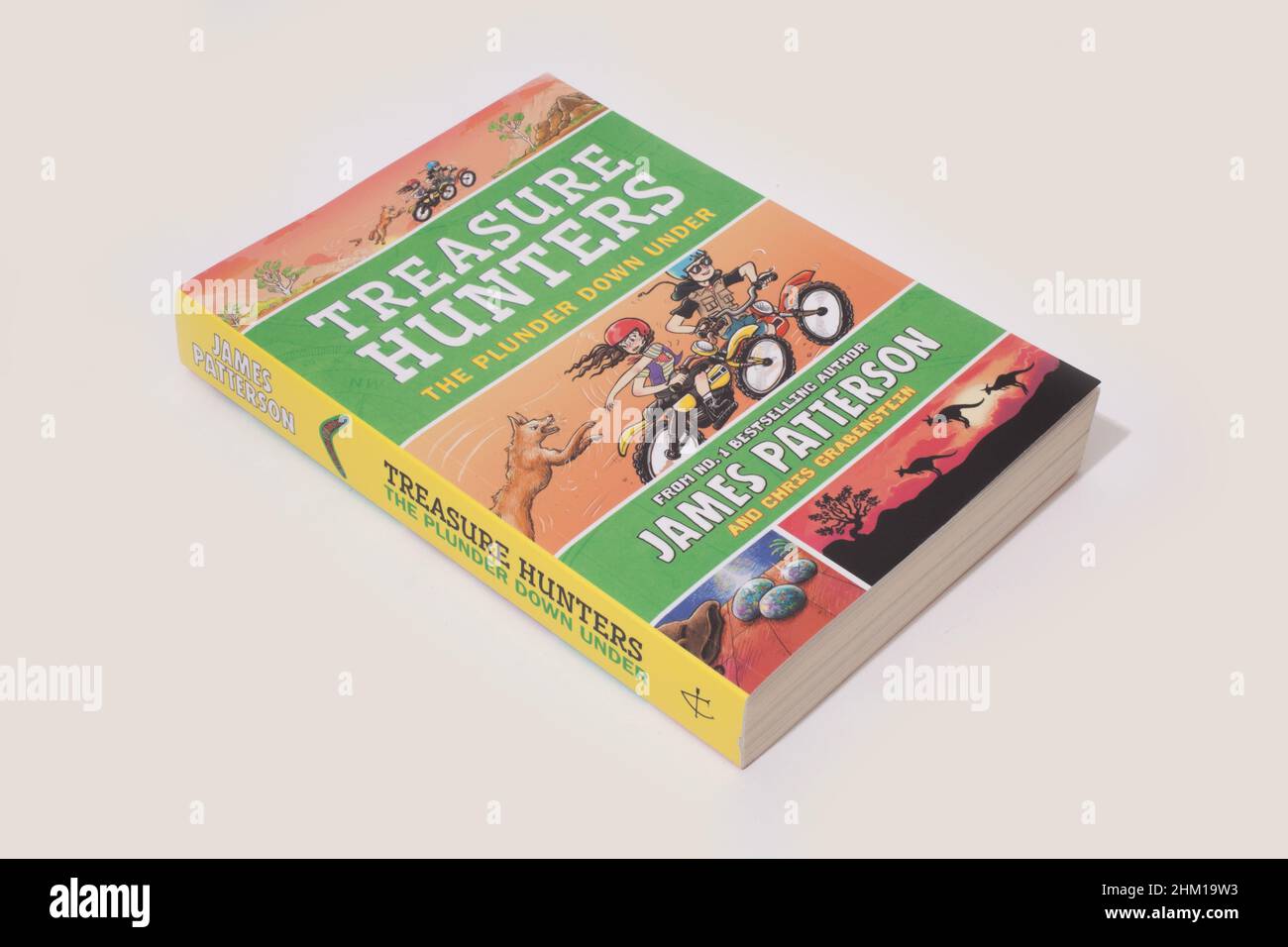 Das Buch, Treasure Hunters, The Plunder Down Under von James Patterson Stockfoto