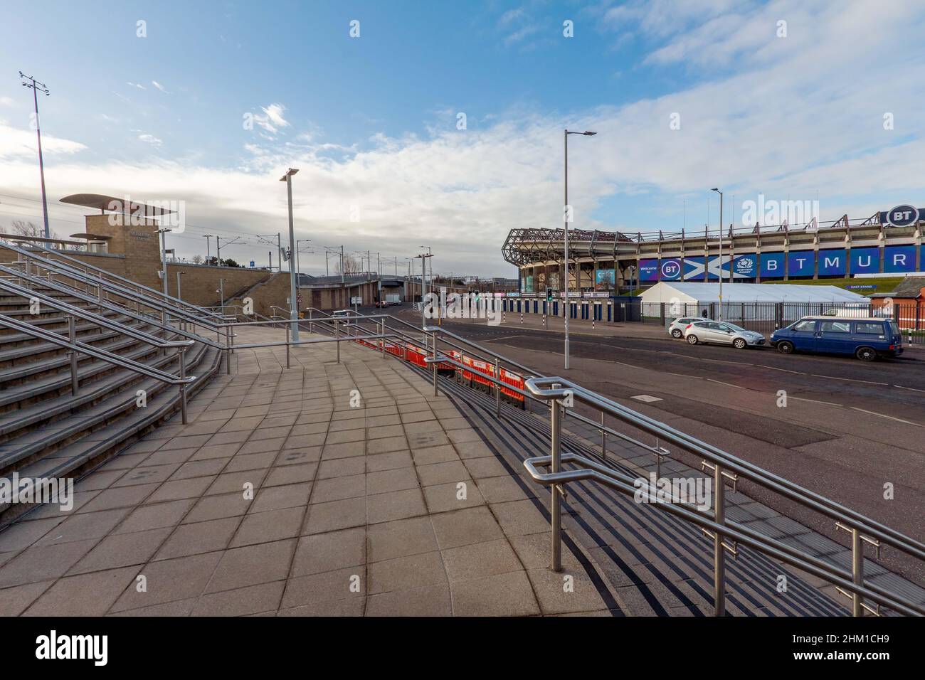 Murrayfield Stadium und nur wenige Schritte von der Straßenbahnhaltestelle in Murrayfield, Edinburgh, Schottland, Großbritannien Stockfoto
