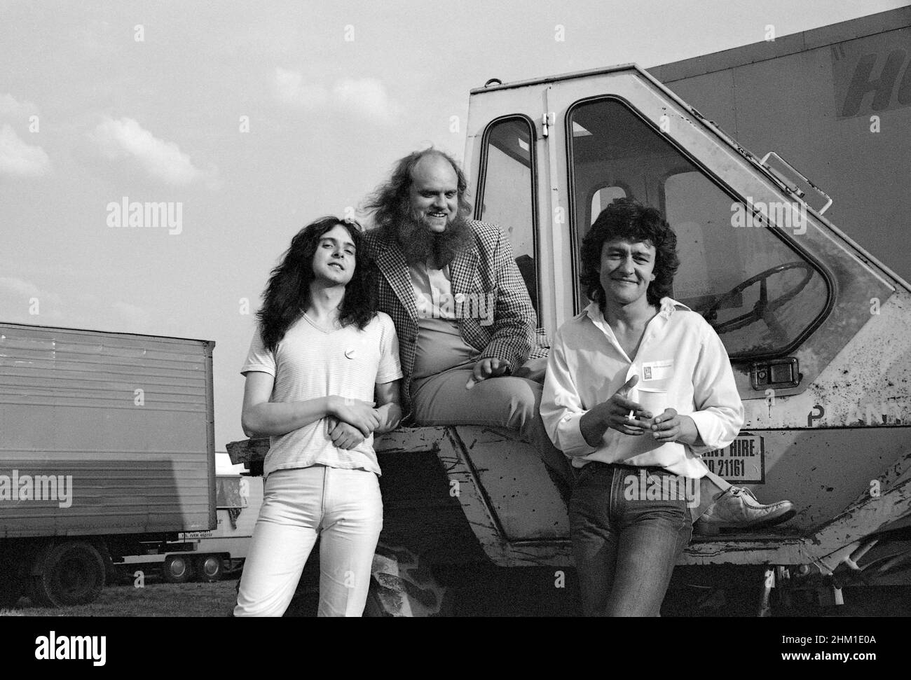 Mitglieder der Enid-Rockband Backstage beim Reading Festival 1982, England. Stockfoto