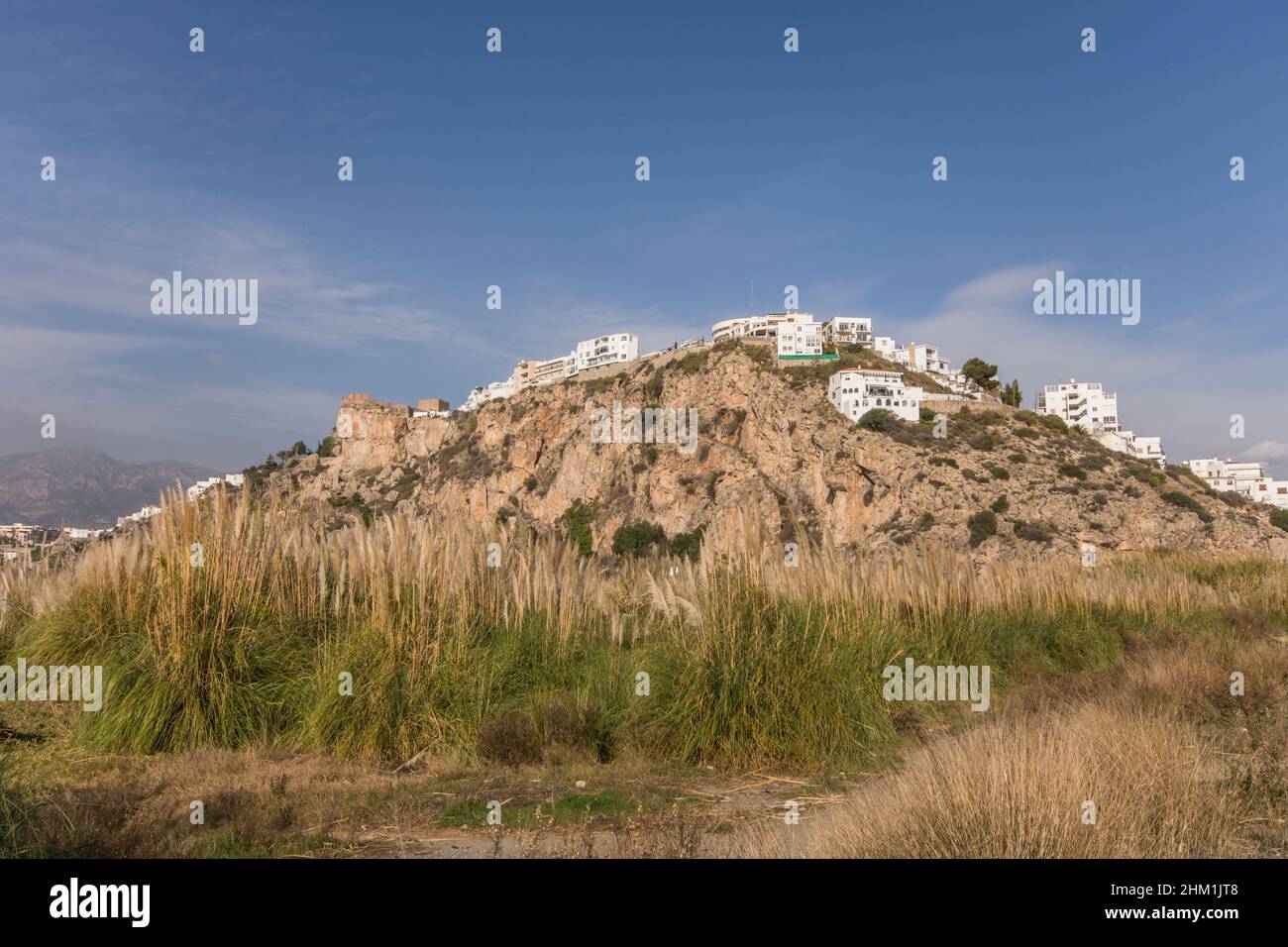 Die spanische Stadt Salobreña auf einem Hügel, mit maurischer Burg Costa Tropical, Granda, Spanien. Stockfoto