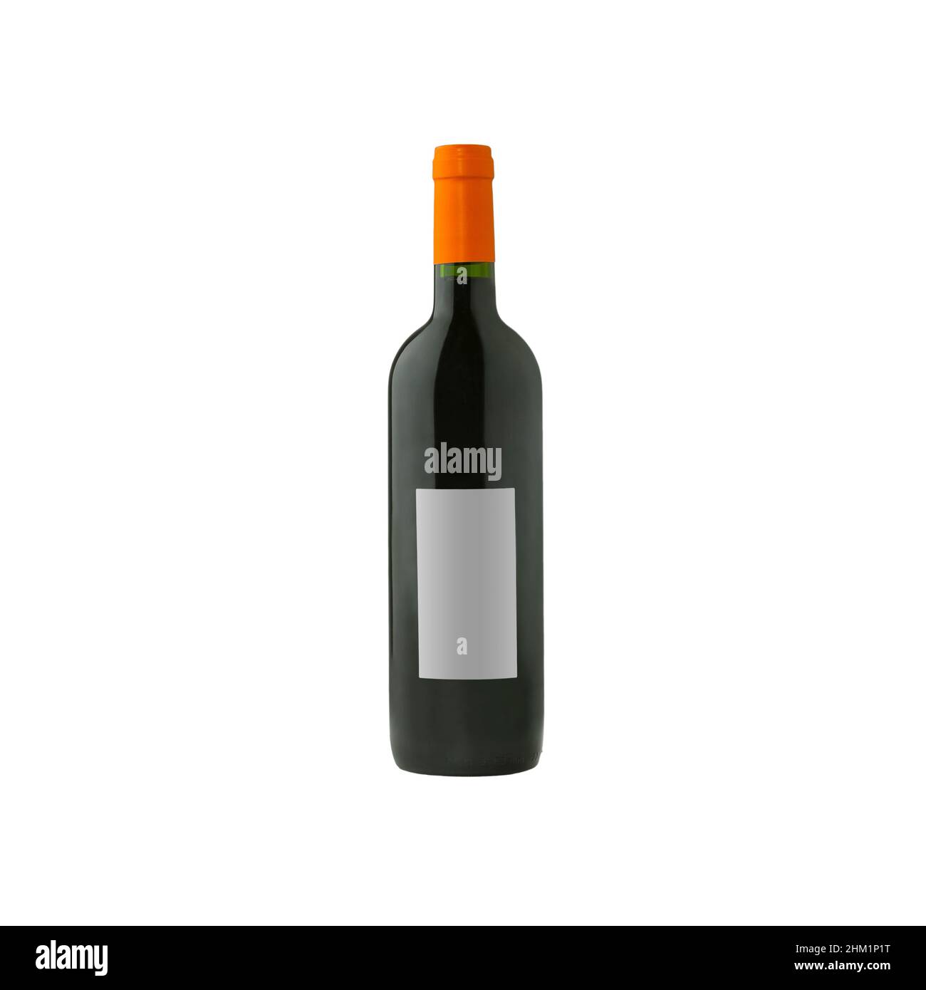 Rotwein-Flasche mit leerem Etikett isoliert auf weißem Hintergrund. Stockfoto