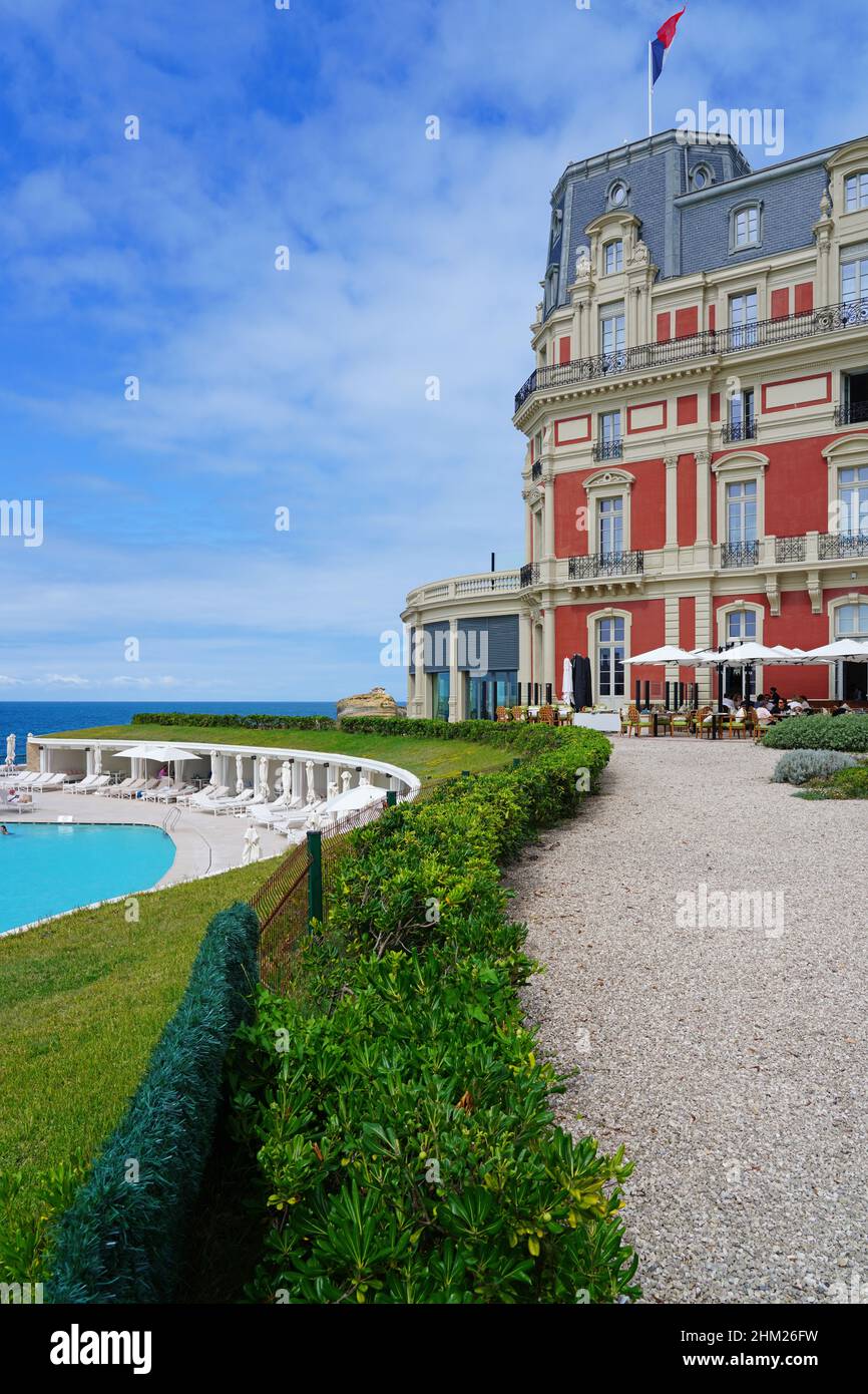 BIARRITZ, FRANKREICH 17 AUG 2021 Blick auf das Hotel du Palais, ein