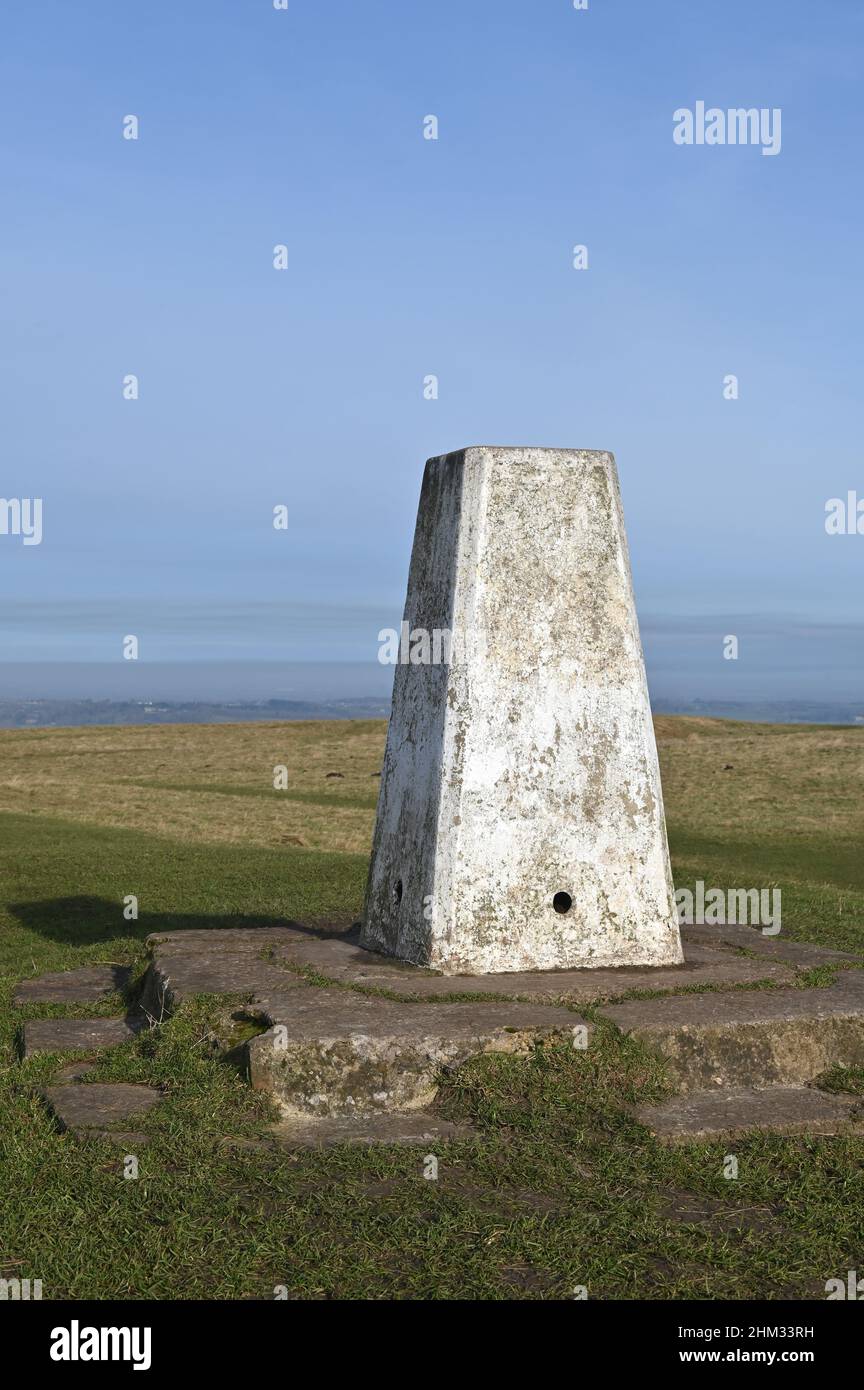 Triangulationspunkt auf dem Gipfel des White Horse Hill, Uffington, Oxfordshire Stockfoto