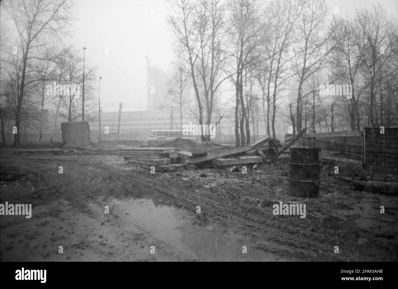 Nebliger Tag am Stadtrand von Moskau, Russland, UdSSR, 1976. April Stockfoto