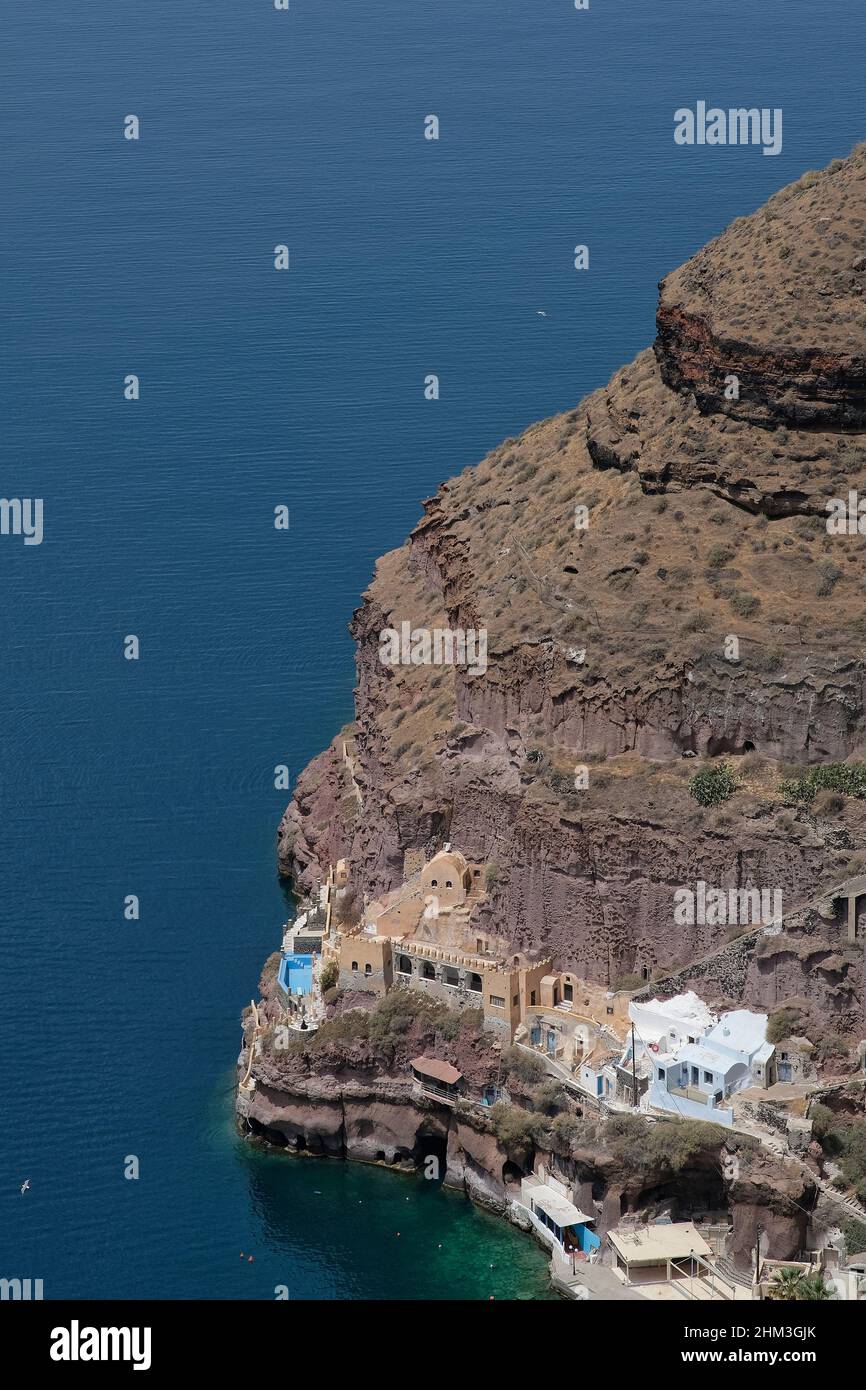 Luftaufnahme des alten Hafens Gialos, in Fira Santorini Griechenland Stockfoto