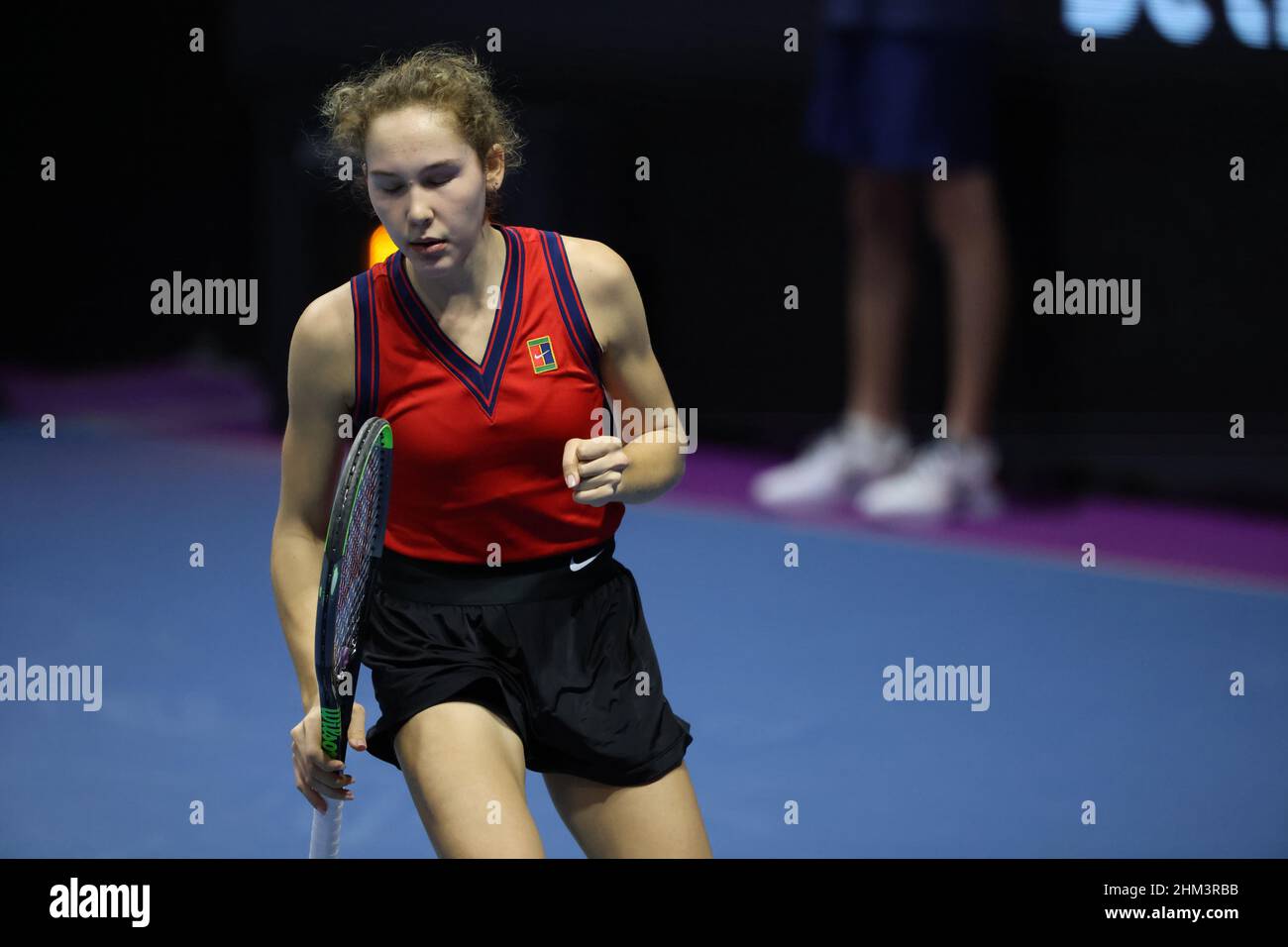 Erika Andreeva aus Russland gesehen während der St. Petersburg Ladies Trophy 2022 Tennisturnier gegen Jule Niemeier aus Deutschland.Endstand; Erika Andreeva 1:2 Jule Niemeier. Stockfoto