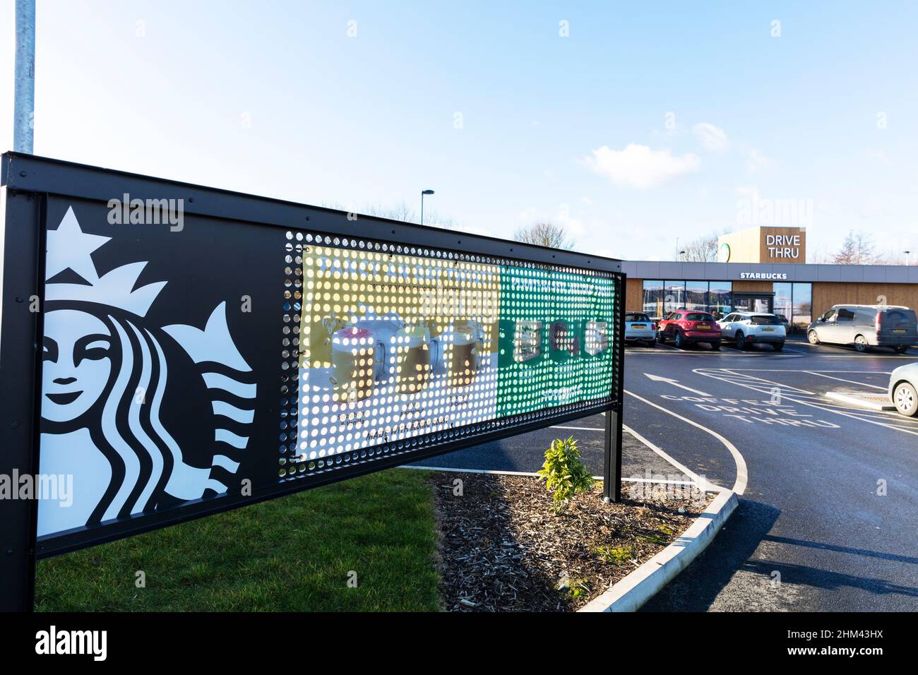 Starbucks Drive Thru, Starbucks, Starbucks Coffee, Starbucks Drive Through, Drive Through, Starbucks Schild, Starbucks Gebäude, Kaffee, starbucks Coffee Shop, Stockfoto