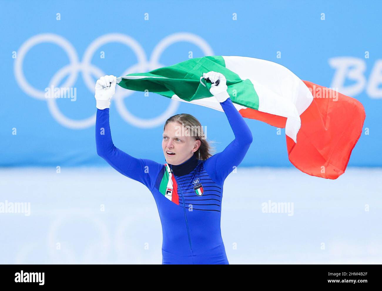 Peking, China. 7th. Februar 2022. Arianna Fontana aus Italien feiert nach dem Frauen-Finale 500m des Kurzstrecken-Eisschnelllaufes im Capital Indoor Stadium in Peking, Hauptstadt von China, 7. Februar 2022. Quelle: Yang Lei/Xinhua/Alamy Live News Stockfoto