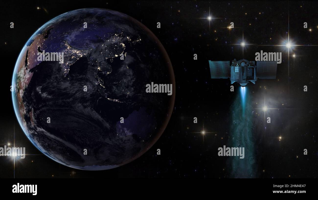 Raumschiff neben dem Planeten Erde am Sternenhimmel. Elemente dieses Bildes, die von der NASA eingerichtet wurden. Stockfoto