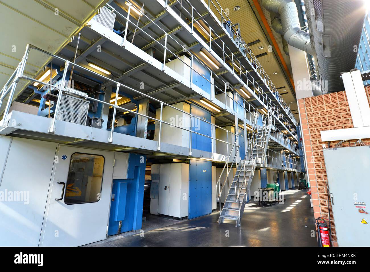 Große Druckmaschine in einer Druckerei für Tageszeitungen Stockfoto