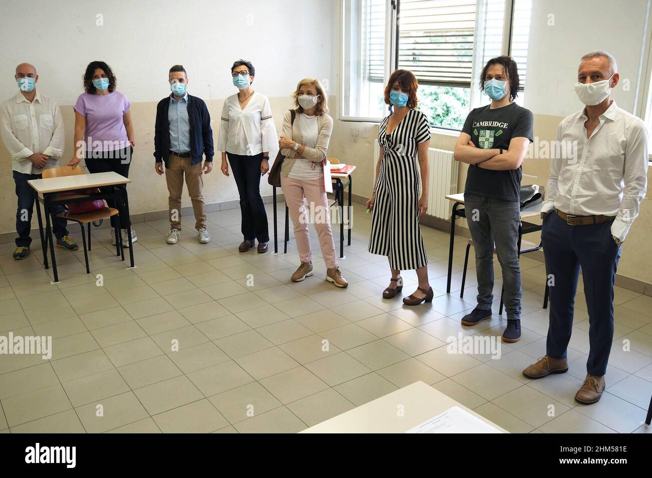 Italien, Arezzo, 17. Juni 2020 : Galileo Galilei Industrial Technical School, erster Tag der Reifeprüfungen 2020. Auf dem Bild die Untersuchungskommission Stockfoto
