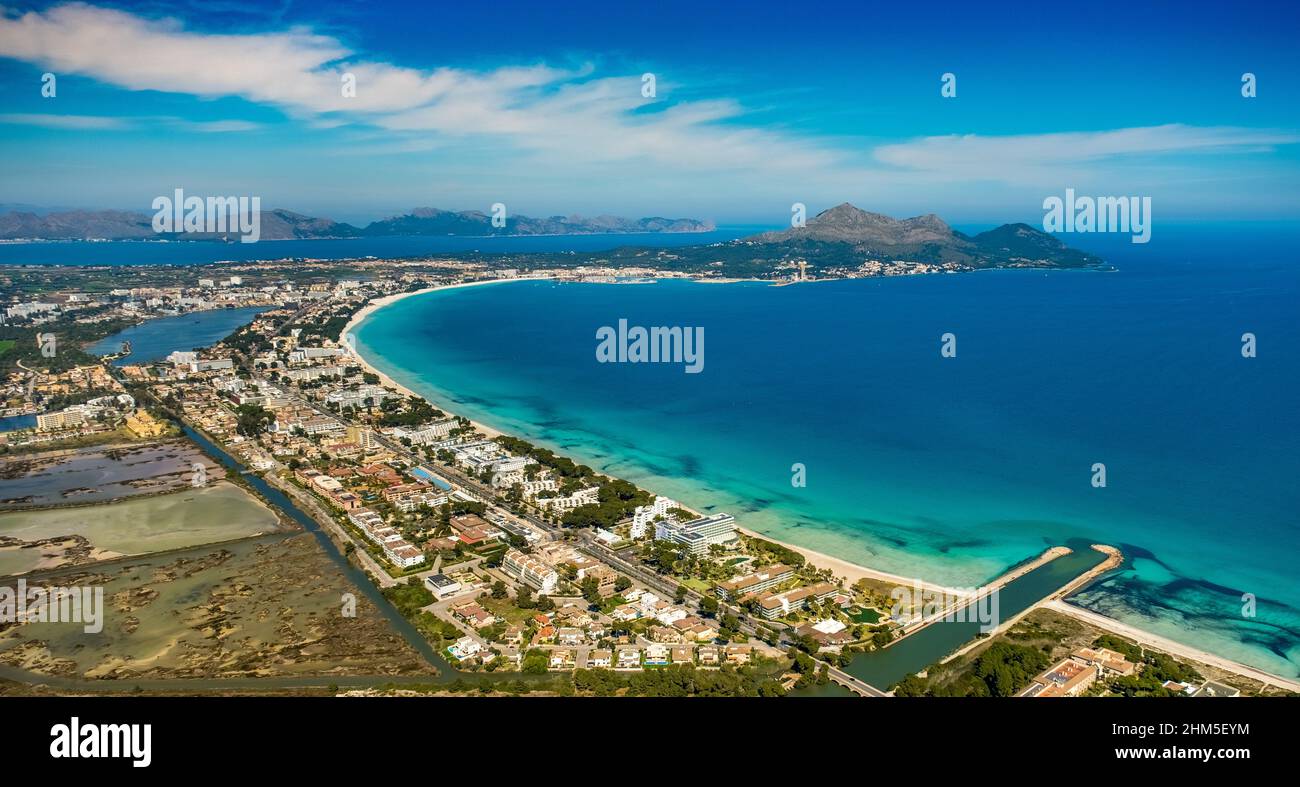 Luftbild, Alcudia, großer Kanal und Strand von Alcudia, Platja d'Alcudia, Pla de na Tesa, Cabaneta (Sa), Mallorca, Balearen, Balearen, Stockfoto