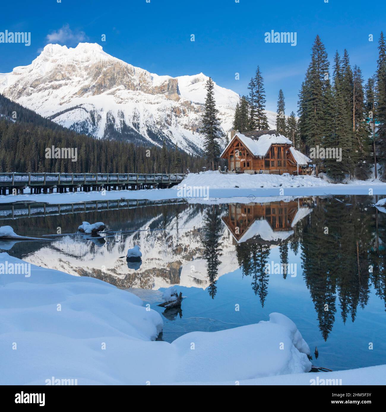 Emerald Lake und Michael Peak im Yoho National Park, British Columbia, Kanada. Stockfoto