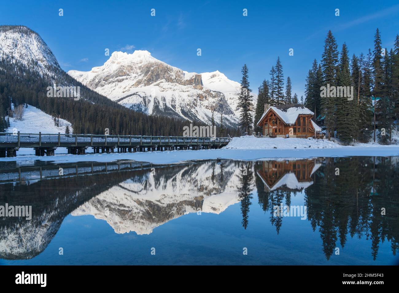 Emerald Lake und Michael Peak im Yoho National Park, British Columbia, Kanada. Stockfoto