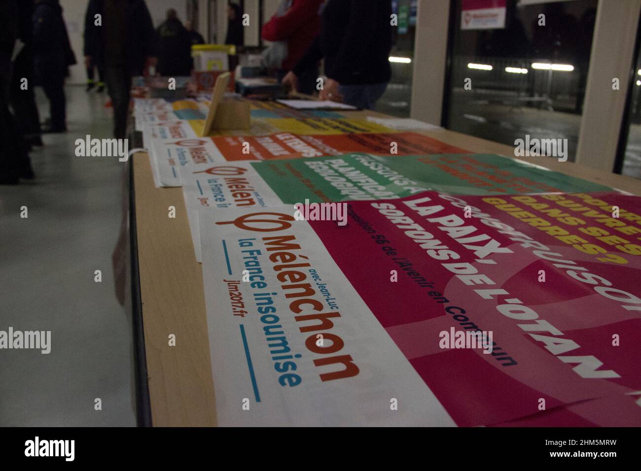 Bewegung Kampagne Zubehör Frankreich Insoumise. Die Leckereien des Wahlkampfes JLM 2017 von Jean-Luc Mélenchon, Kandidat bei den Präsidentschaftswahlen. Frankreich. Stockfoto