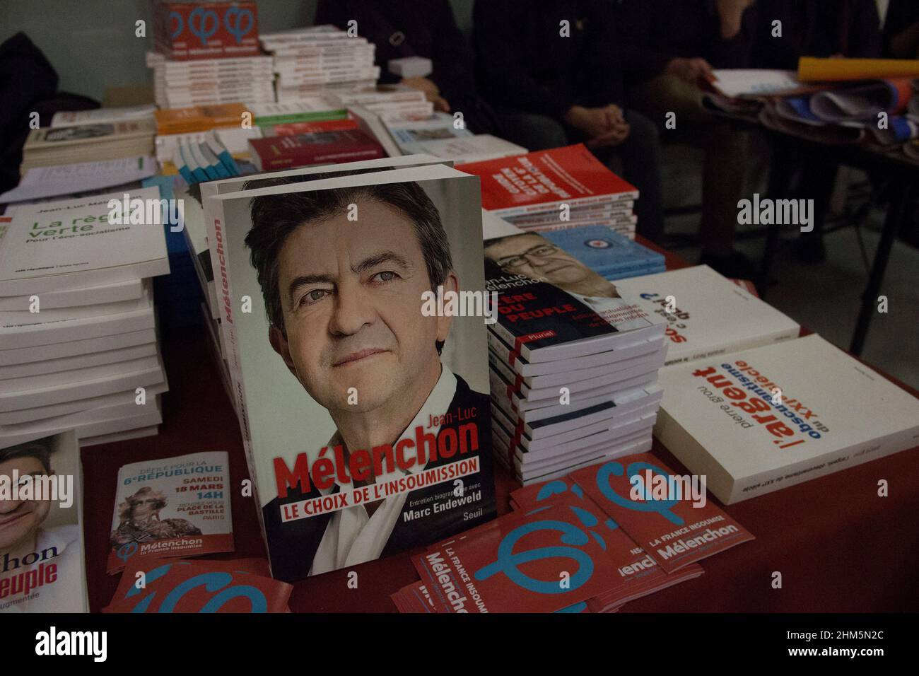 Bewegung Kampagne Zubehör Frankreich Insoumise. Die Leckereien des Wahlkampfes JLM 2017 von Jean-Luc Mélenchon, Kandidat bei den Präsidentschaftswahlen. Frankreich. Stockfoto