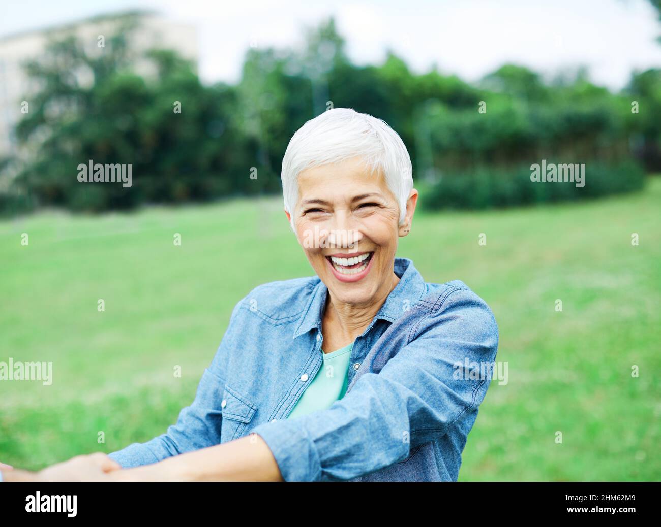 Ältere Paar glücklich Ältere lieben zusammen Ruhestand Lebensstil lächelnd Mann Frau reif Stockfoto