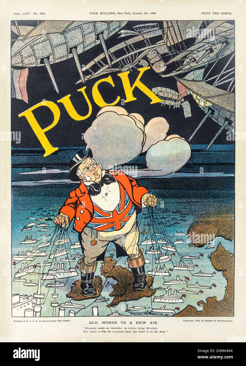 Ein Cover des American Puck Magazine aus dem frühen 20th. Jahrhundert mit einer Karikatur, die John Bull zeigt, der mit einem Fuß auf England und dem anderen auf Irland steht und an vielen Kriegsschiffen, die das Vereinigte Königreich umkreisen, Fäden hält, während er bedrohende bewaffnete Flugzeuge über dem Himmel fliegen lässt. Stockfoto