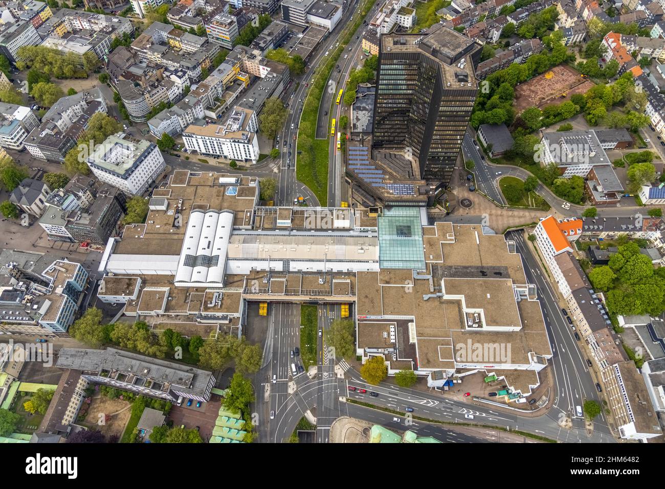 Luftaufnahme, Rathaus und Rathausgalerie Essen, Stadtzentrum, Essen, Ruhrgebiet, Nordrhein-Westfalen, Deutschland, Behörde, Stadt, DE, Shopping Cent Stockfoto