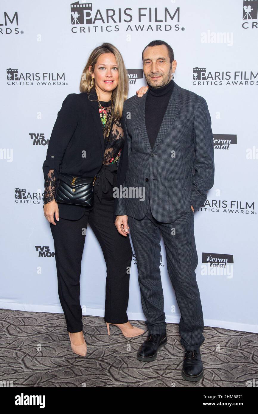 Caroline Faindt und Zinedine Soualem nehmen am 07. Februar 2022 an der Fotoschau der ersten Pariser Filmkritik-Awards im Royal Monceau in Clamart, Frankreich, Teil. Foto von Nasser Berzane/ABACAPRESS.COM Stockfoto