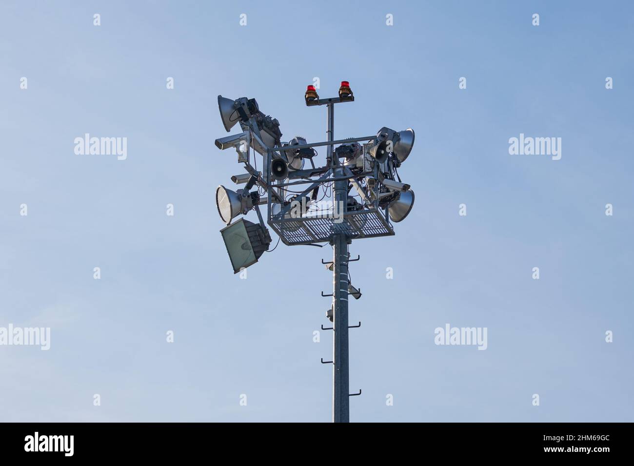 Beleuchtung und Kamerasystem für Flughafen und Sicherheit Stockfoto