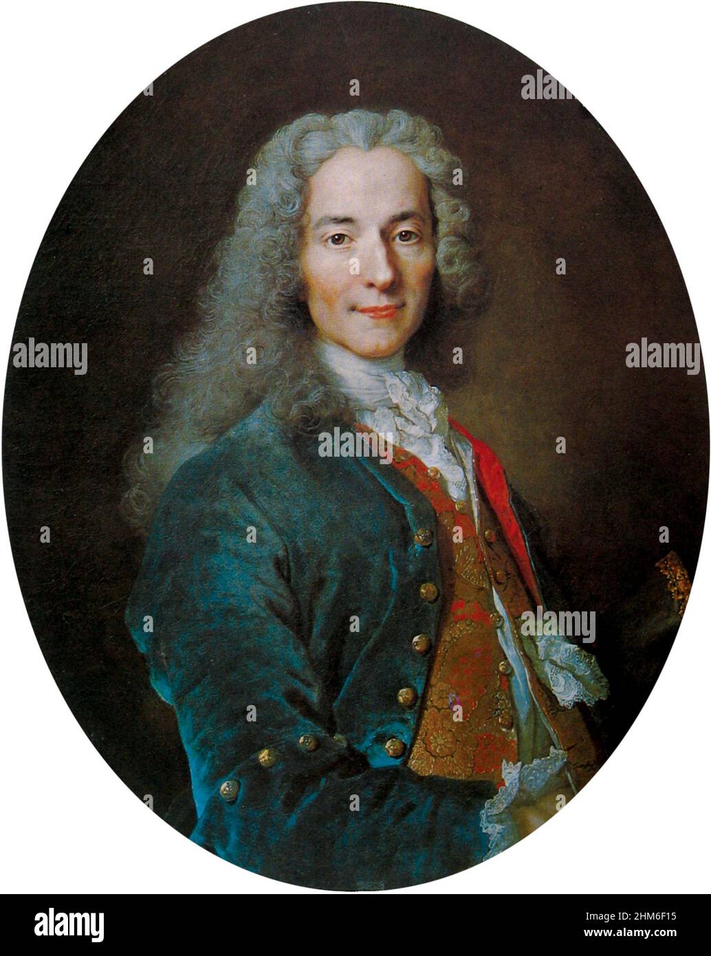 Ein Porträt des französischen Schriftstellers und Philosophen Voltaire (richtiger Name François-Marie Arouet). Porträt von Nicolas de Largillière aus dem Jahr 1724, als Voltaire 30 Jahre alt war. Stockfoto